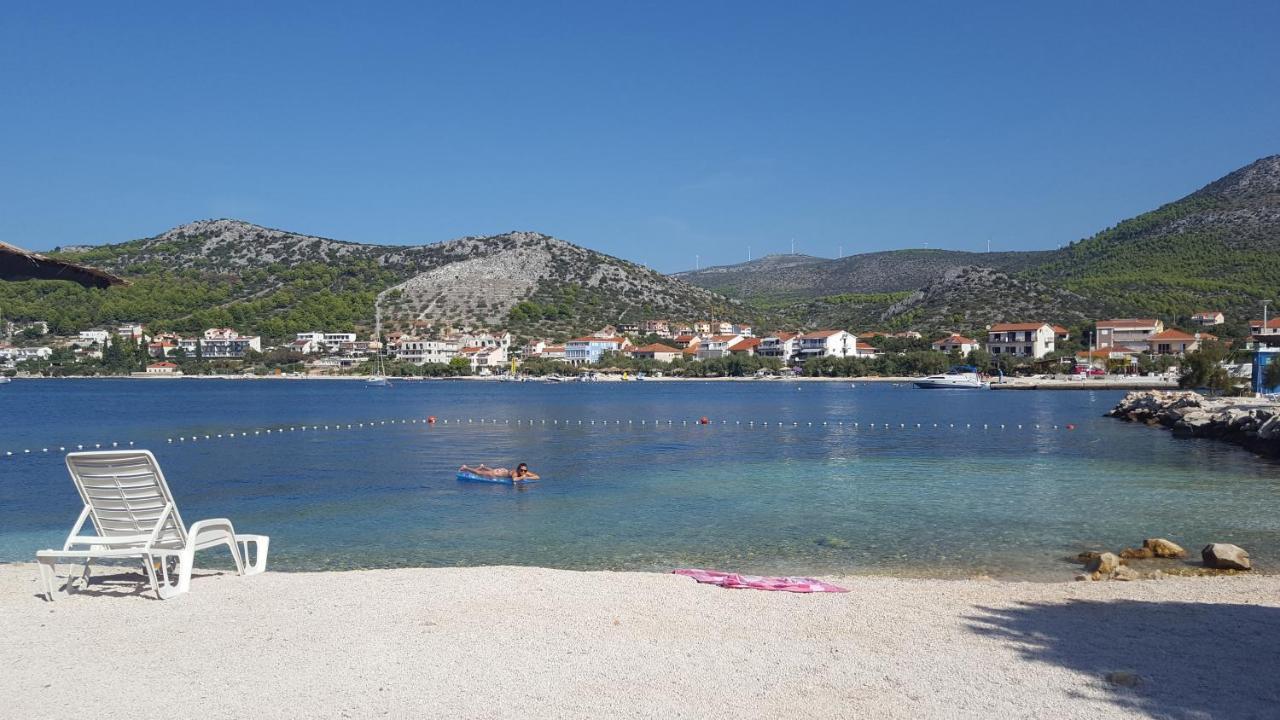 Apartments By The Sea Seget Vranjica, Trogir - 13771 Bagian luar foto
