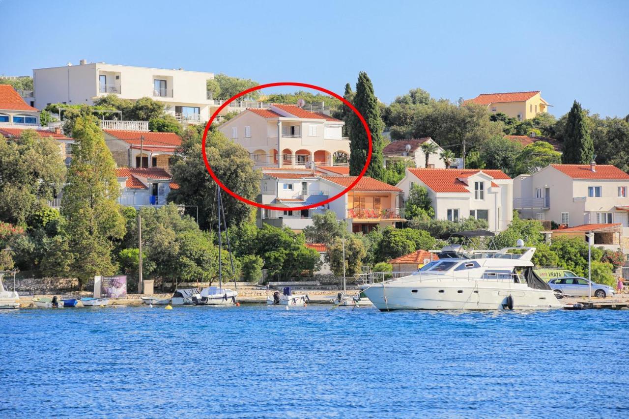 Apartments By The Sea Seget Vranjica, Trogir - 13771 Bagian luar foto