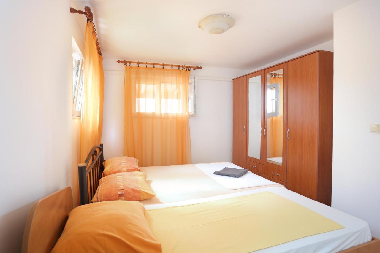 Apartments By The Sea Seget Vranjica, Trogir - 13771 Bagian luar foto