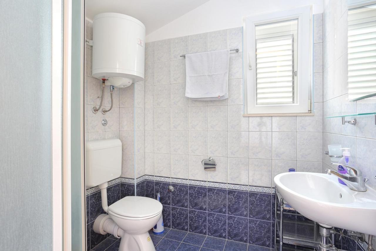 Apartments By The Sea Seget Vranjica, Trogir - 13771 Bagian luar foto