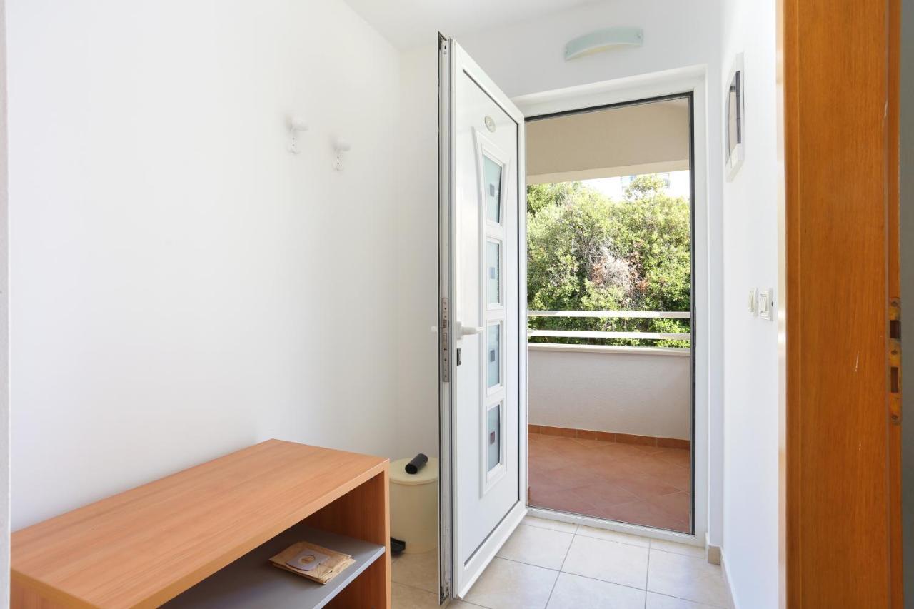 Apartments By The Sea Seget Vranjica, Trogir - 13771 Bagian luar foto