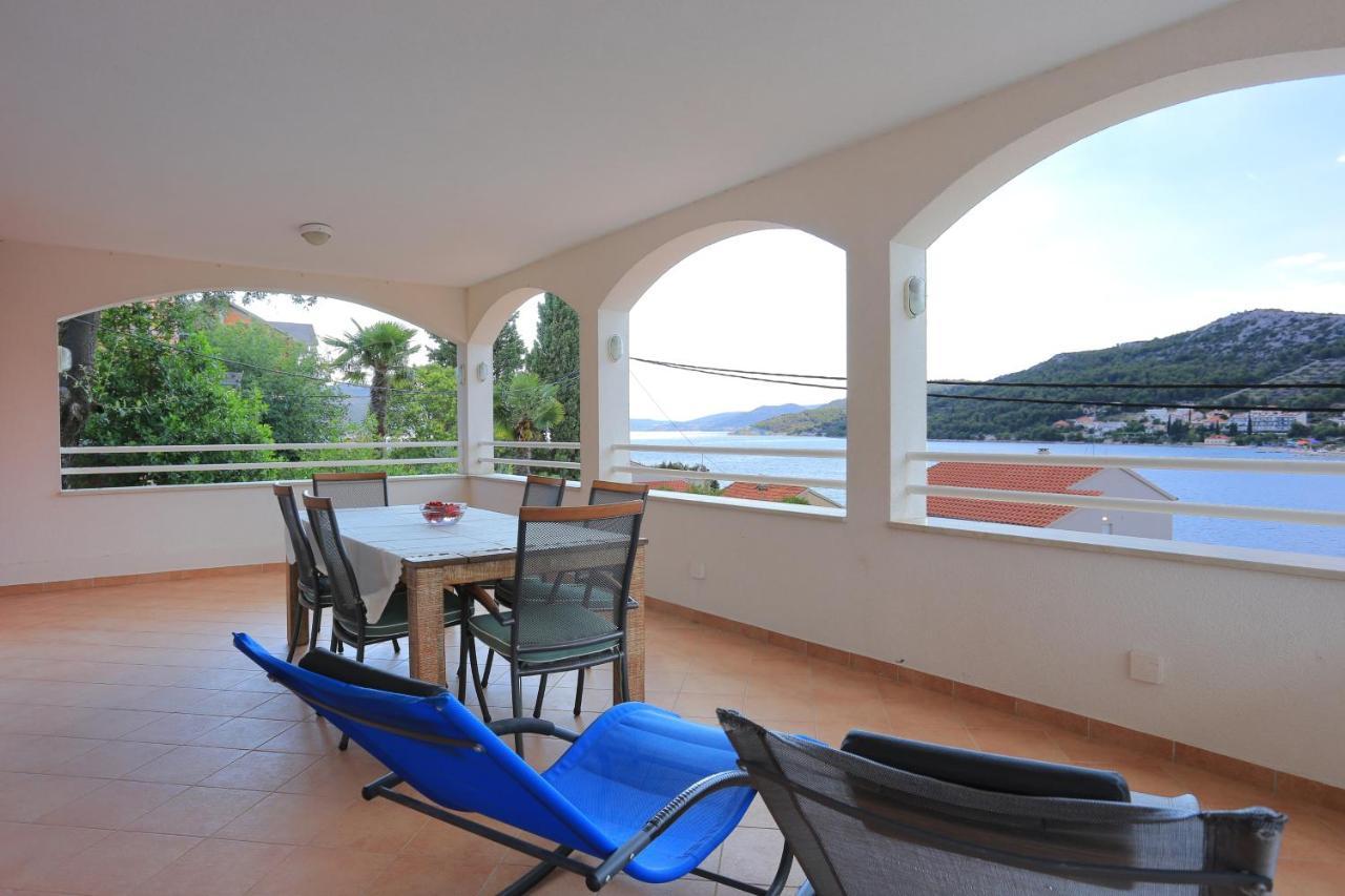 Apartments By The Sea Seget Vranjica, Trogir - 13771 Bagian luar foto