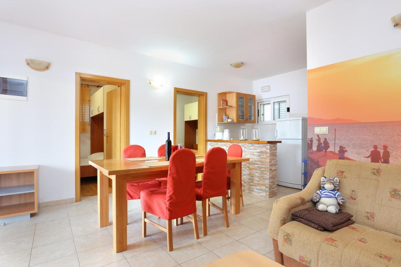 Apartments By The Sea Seget Vranjica, Trogir - 13771 Bagian luar foto