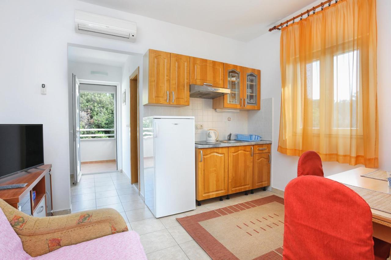 Apartments By The Sea Seget Vranjica, Trogir - 13771 Bagian luar foto