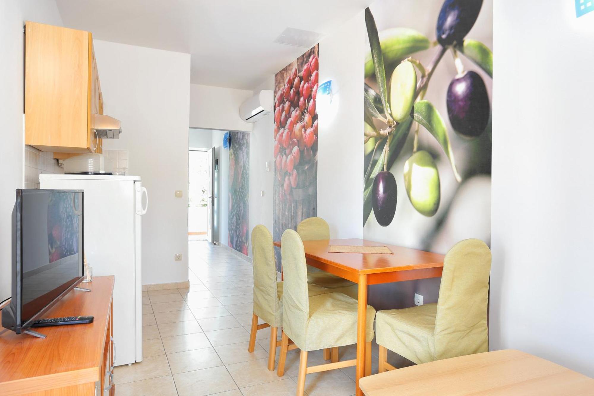 Apartments By The Sea Seget Vranjica, Trogir - 13771 Ruang foto