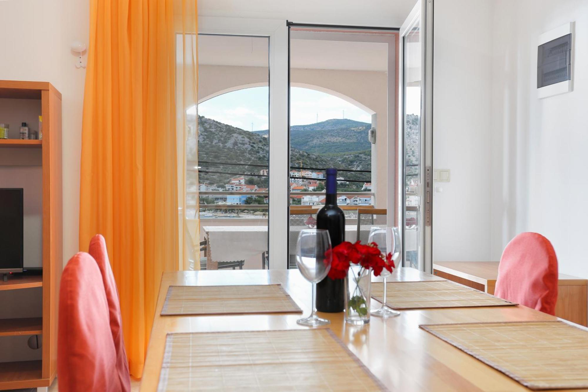 Apartments By The Sea Seget Vranjica, Trogir - 13771 Ruang foto