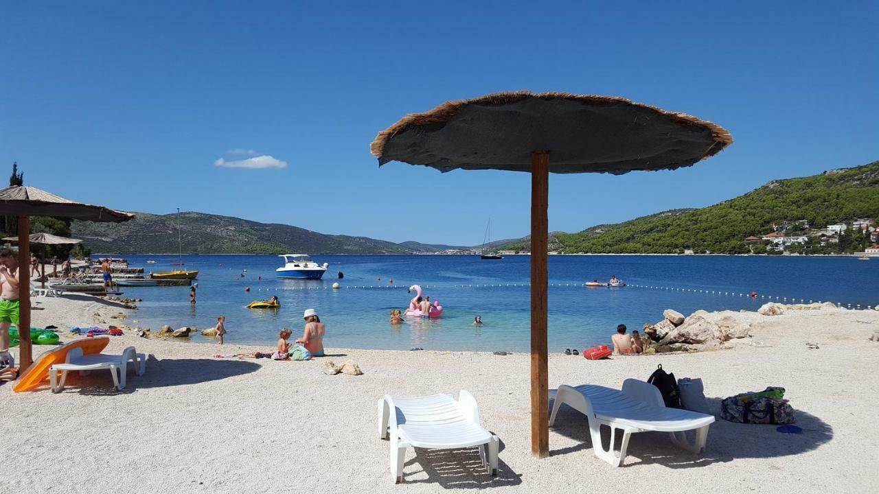 Apartments By The Sea Seget Vranjica, Trogir - 13771 Bagian luar foto