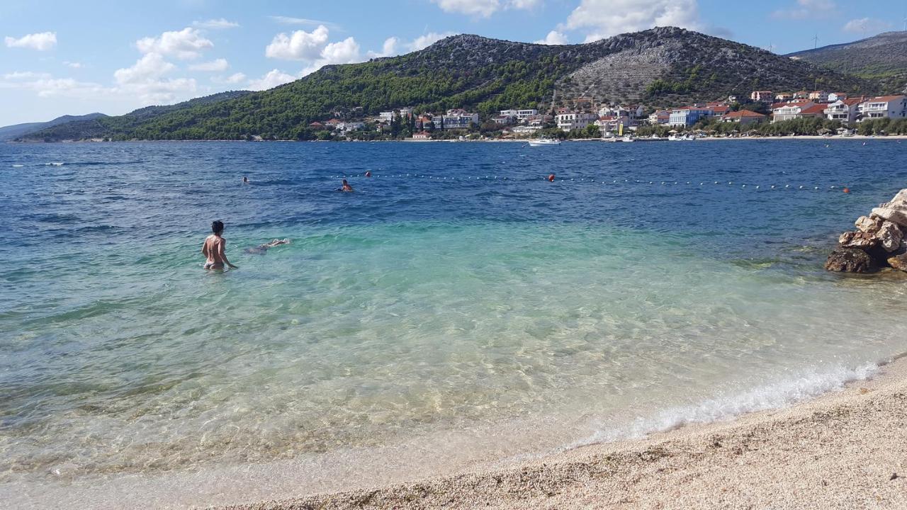 Apartments By The Sea Seget Vranjica, Trogir - 13771 Bagian luar foto